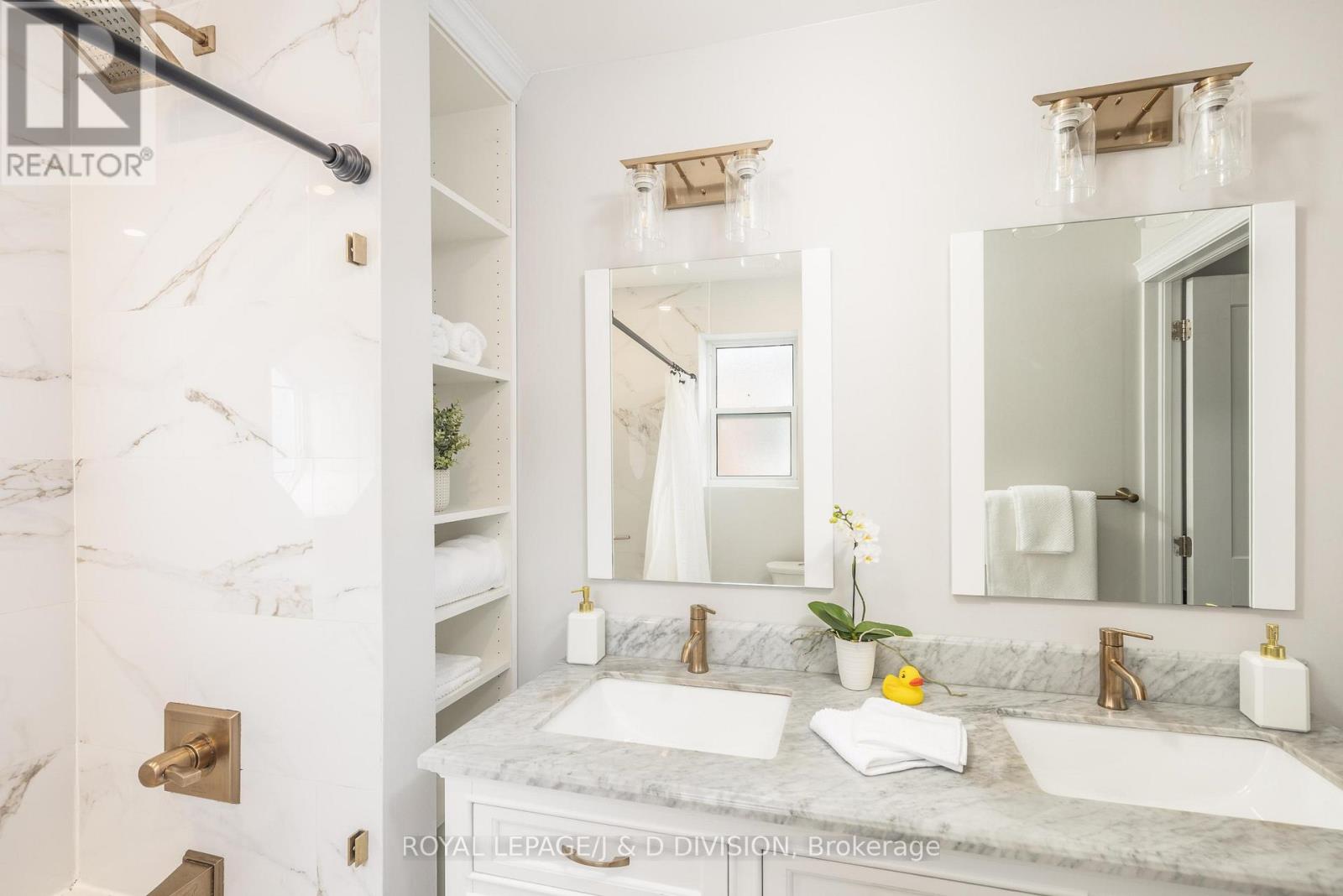 6 LANKIN BOULEVARD - 35