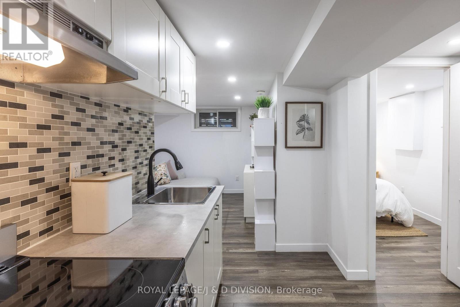 6 LANKIN BOULEVARD - Image 42
