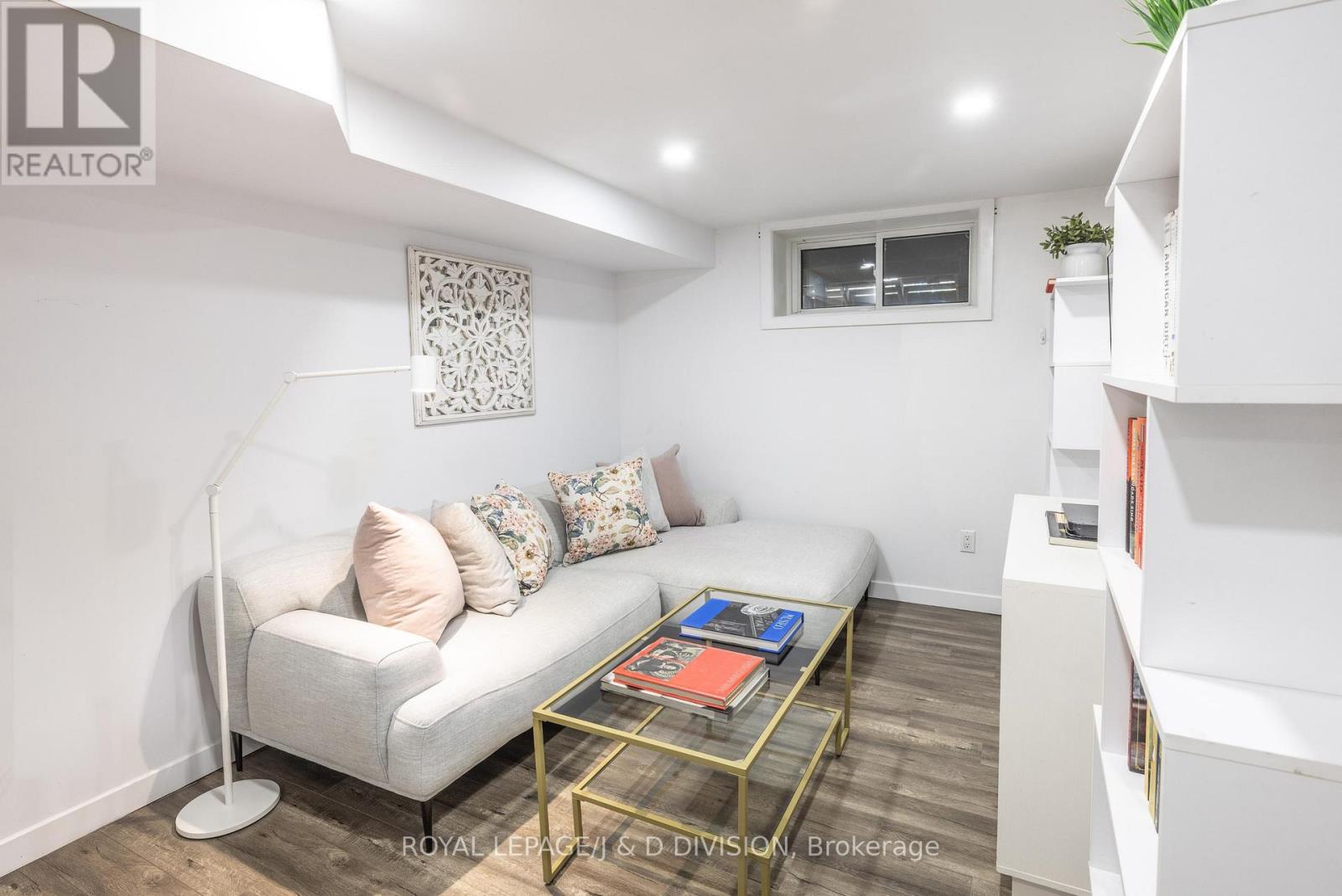 6 LANKIN BOULEVARD - 44