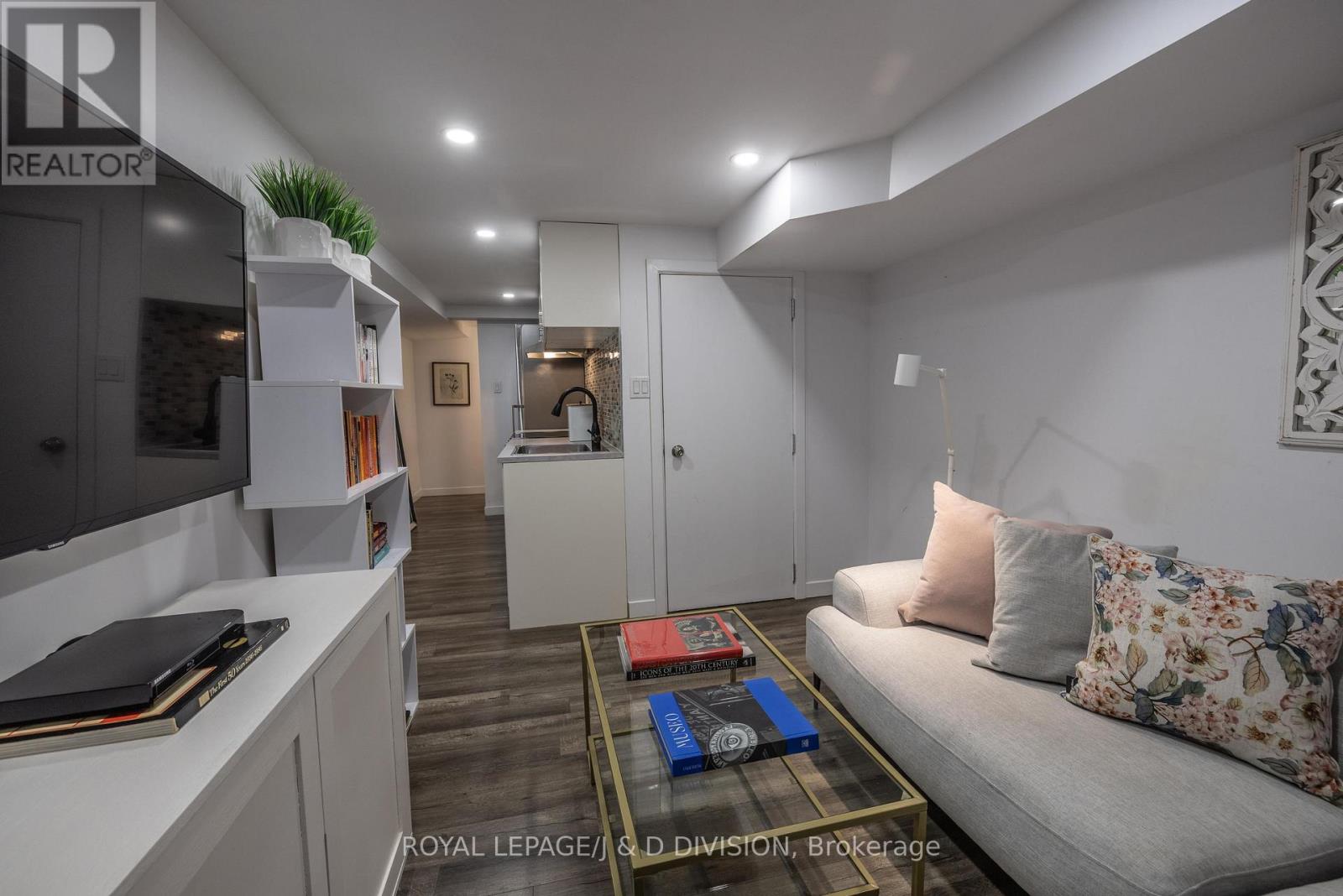 6 LANKIN BOULEVARD - Image 45