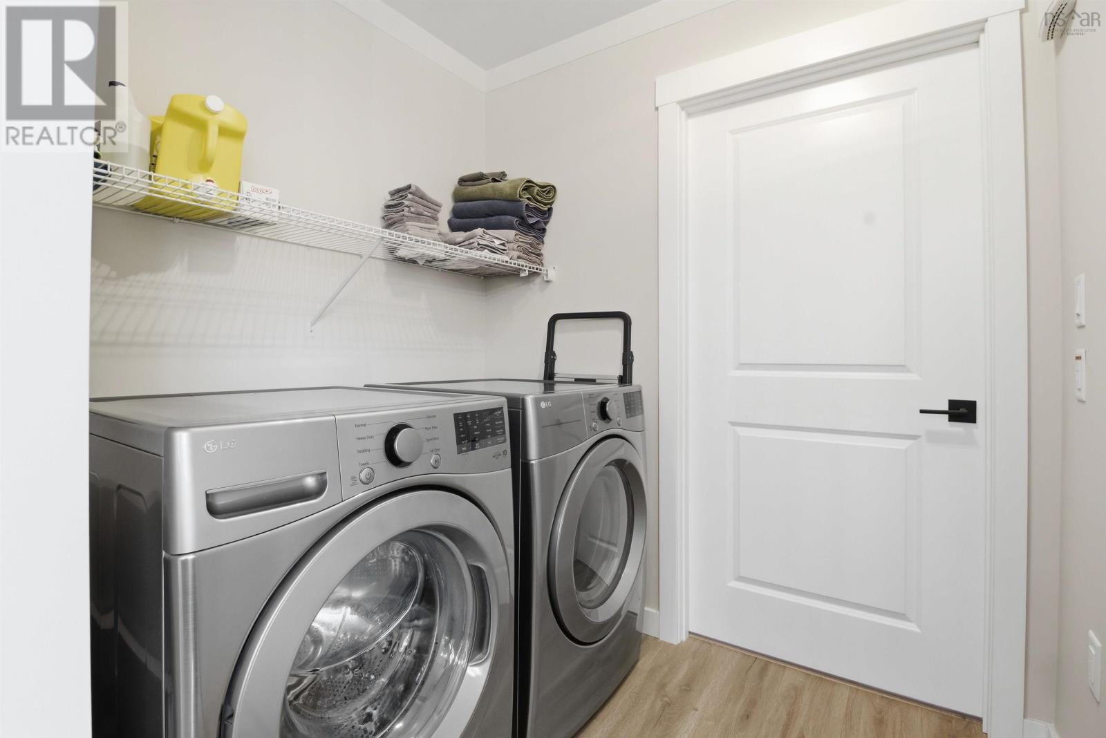 Property 22 of 30 of 2 Helmsley Crescent