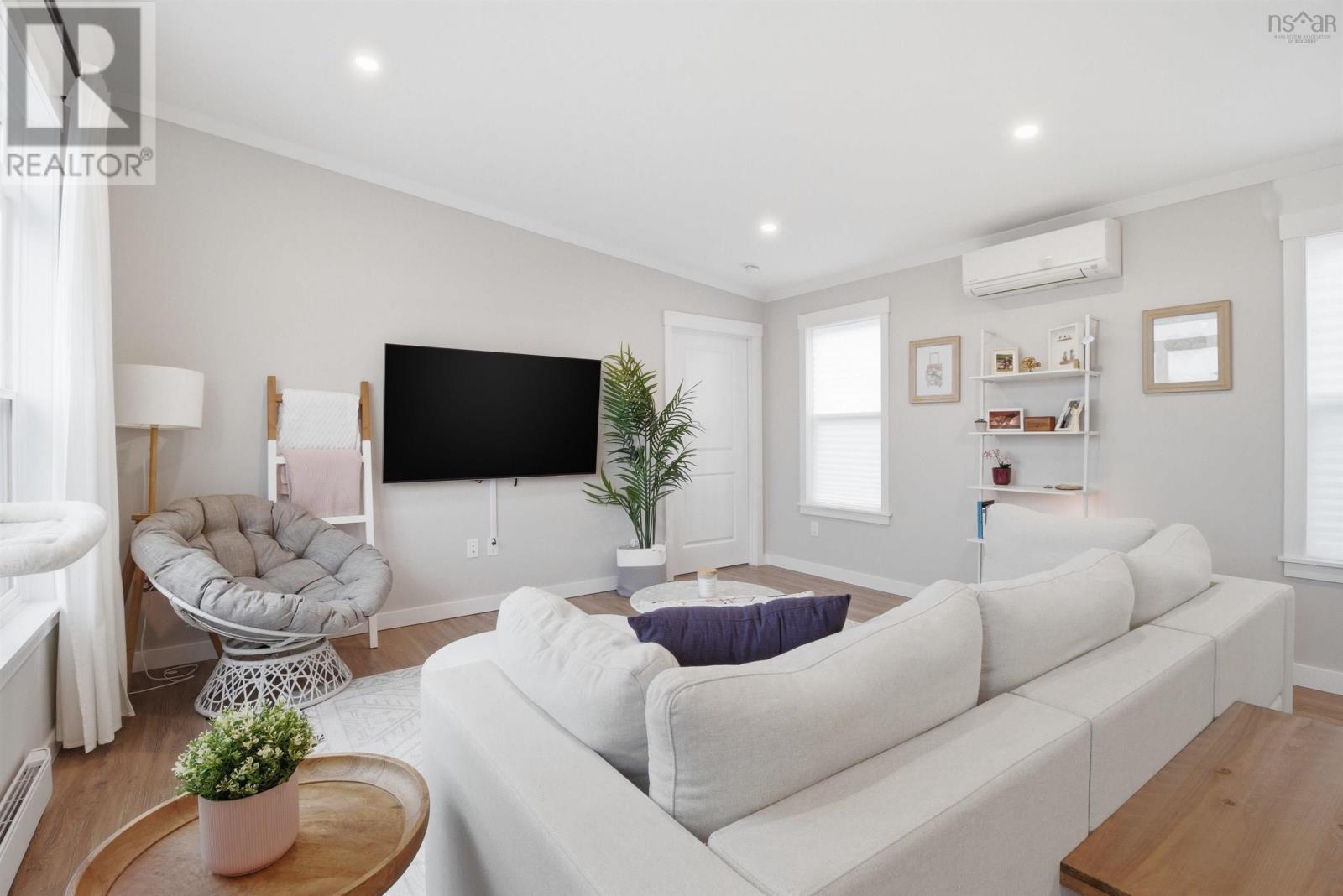 Property 7 of 30 of 2 Helmsley Crescent