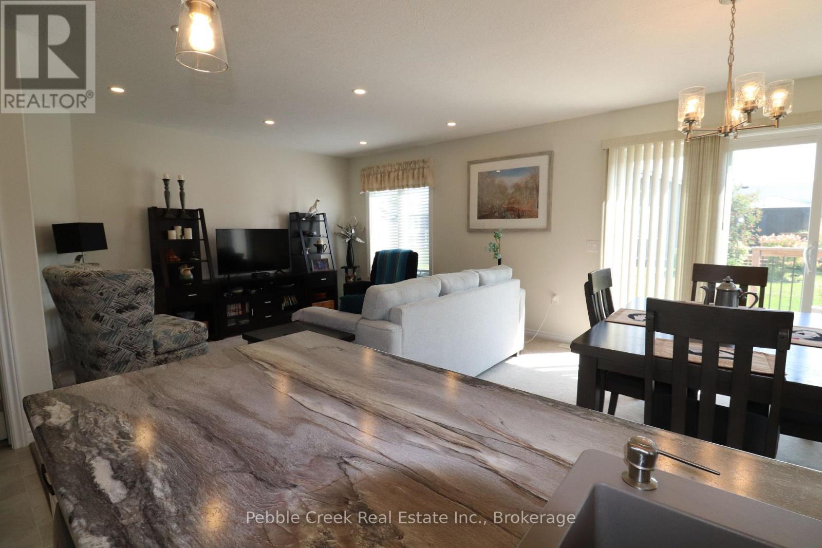 20 HURON HEIGHTS DRIVE - 11