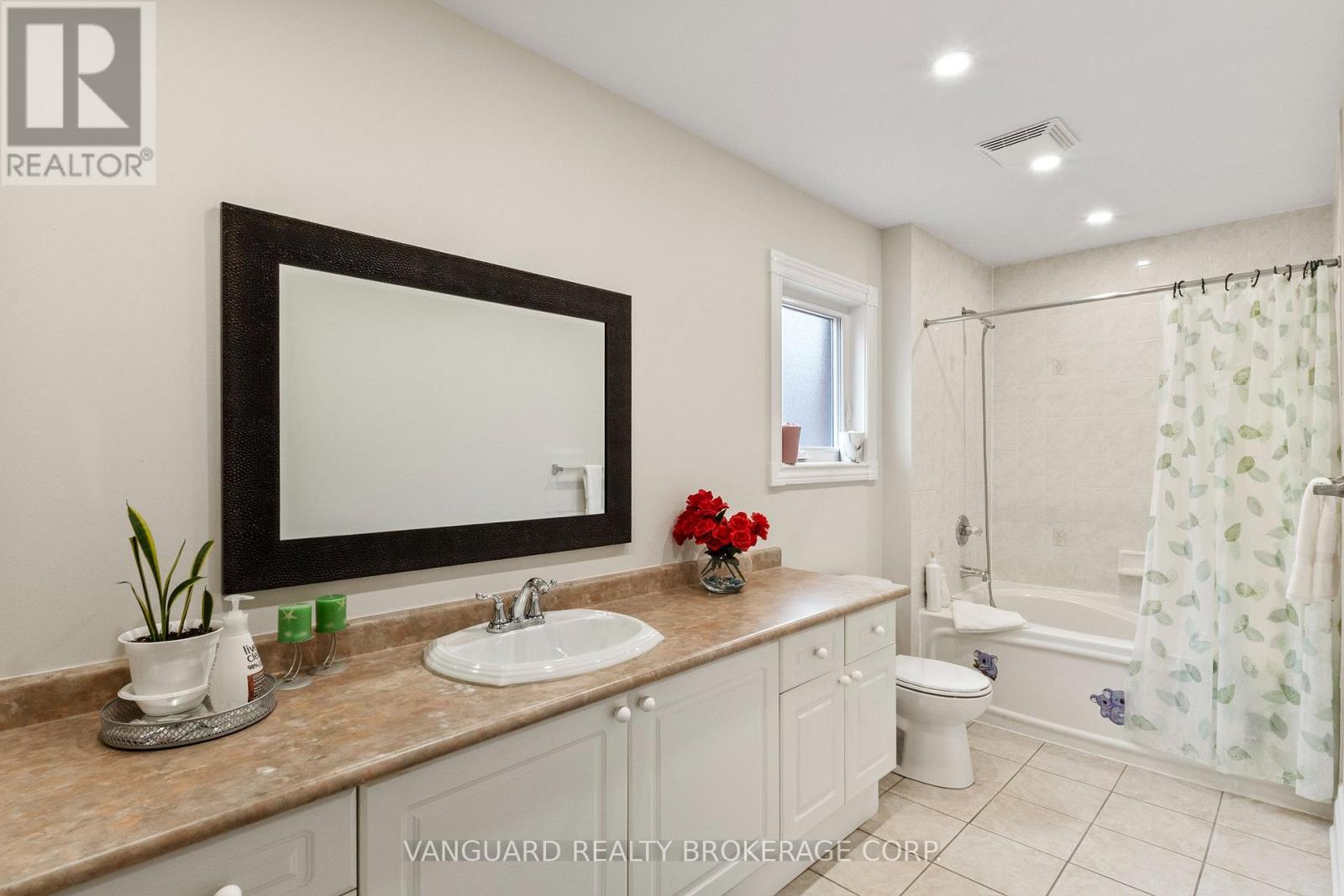 84 SAPPHIRE DRIVE - Image 27