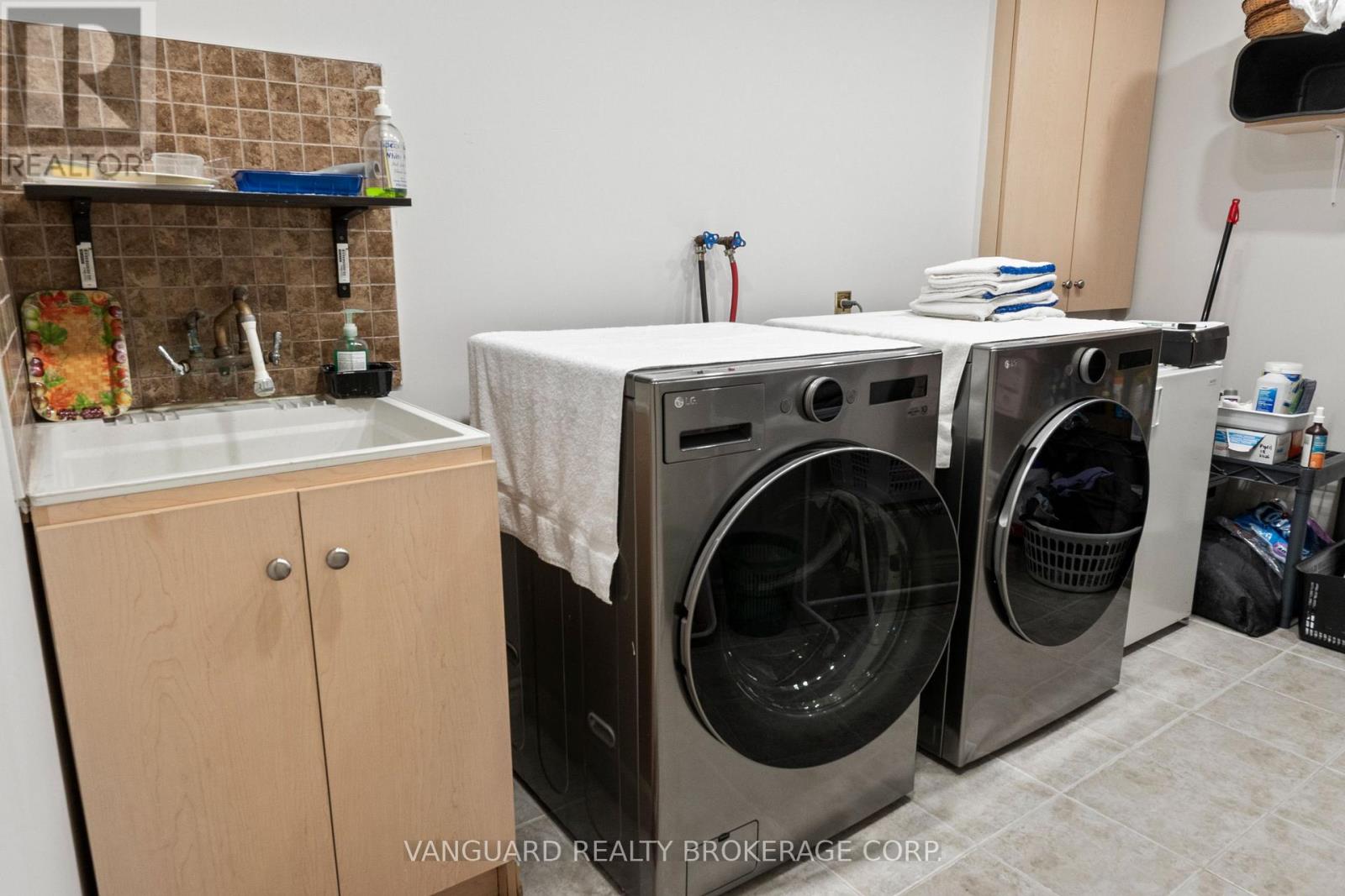 84 SAPPHIRE DRIVE - Image 36