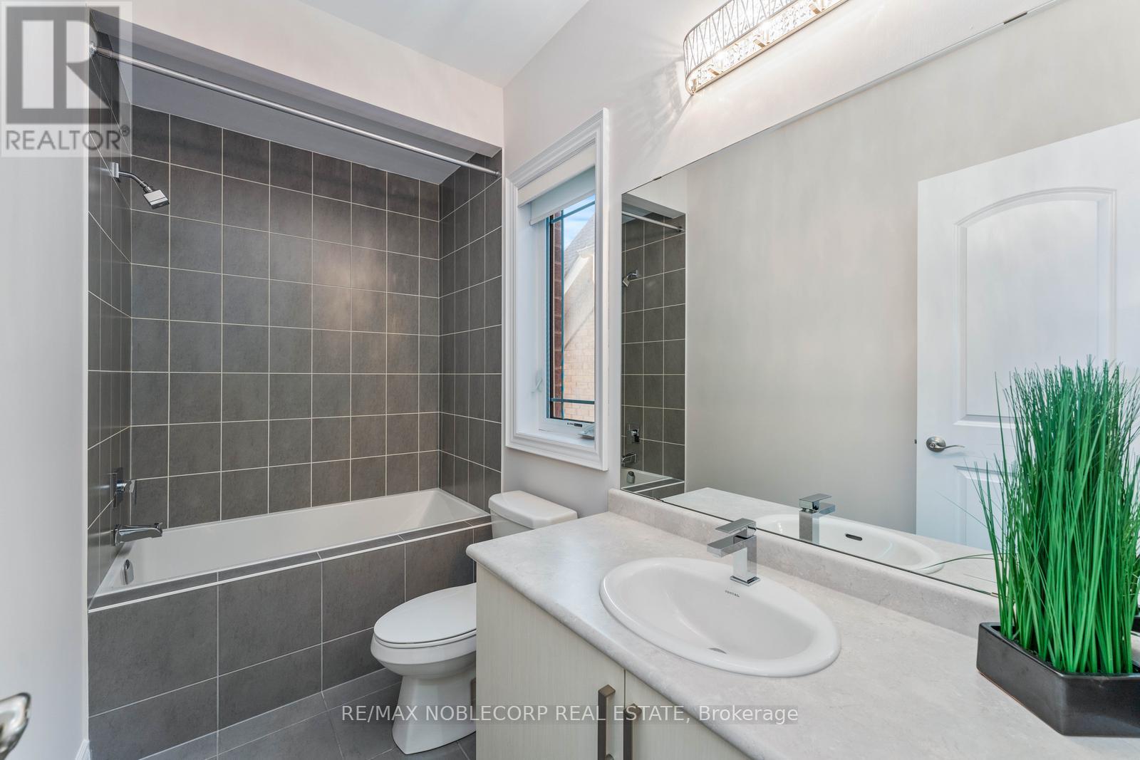 91 WOODGATE PINES DRIVE - 27