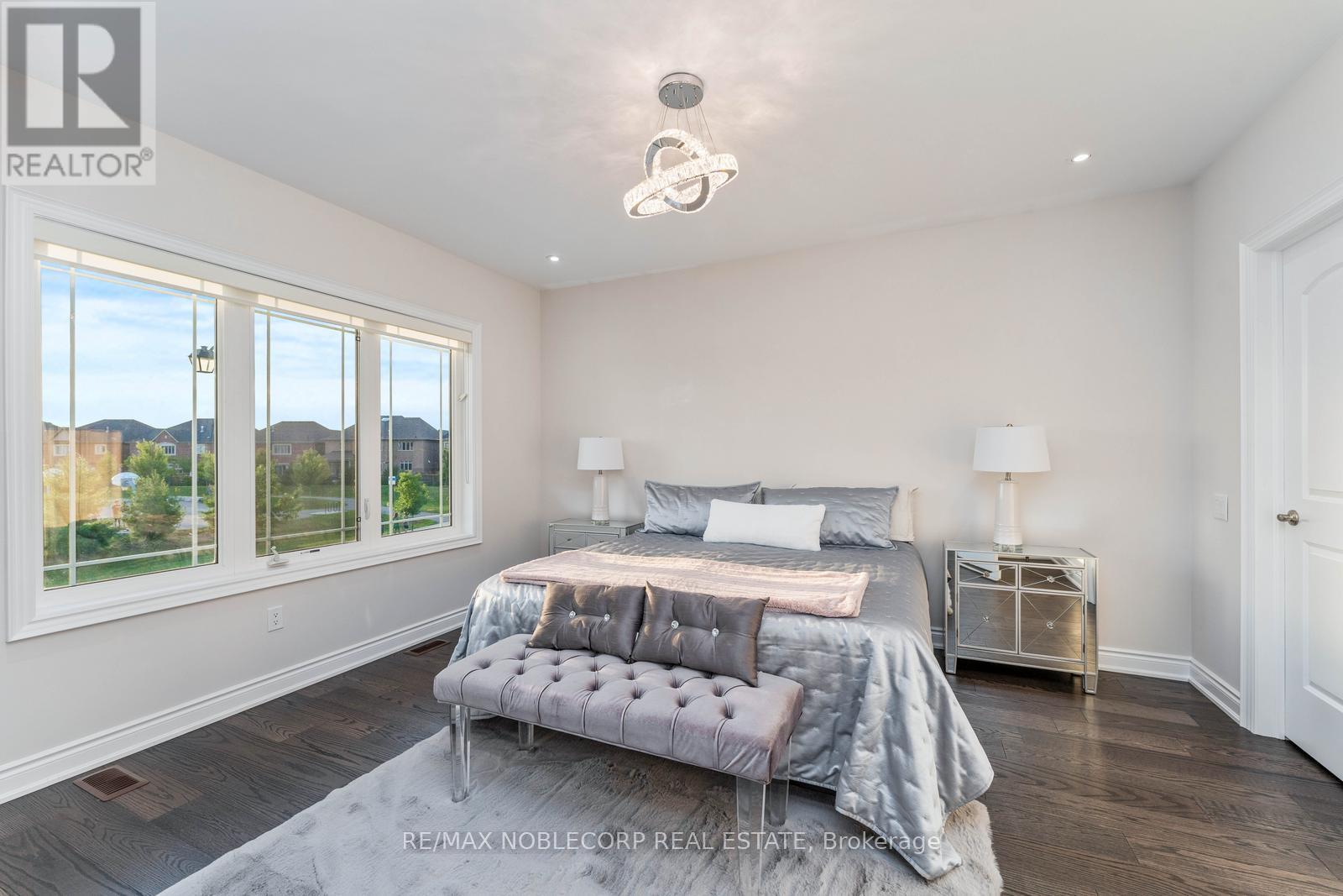 91 WOODGATE PINES DRIVE - 28