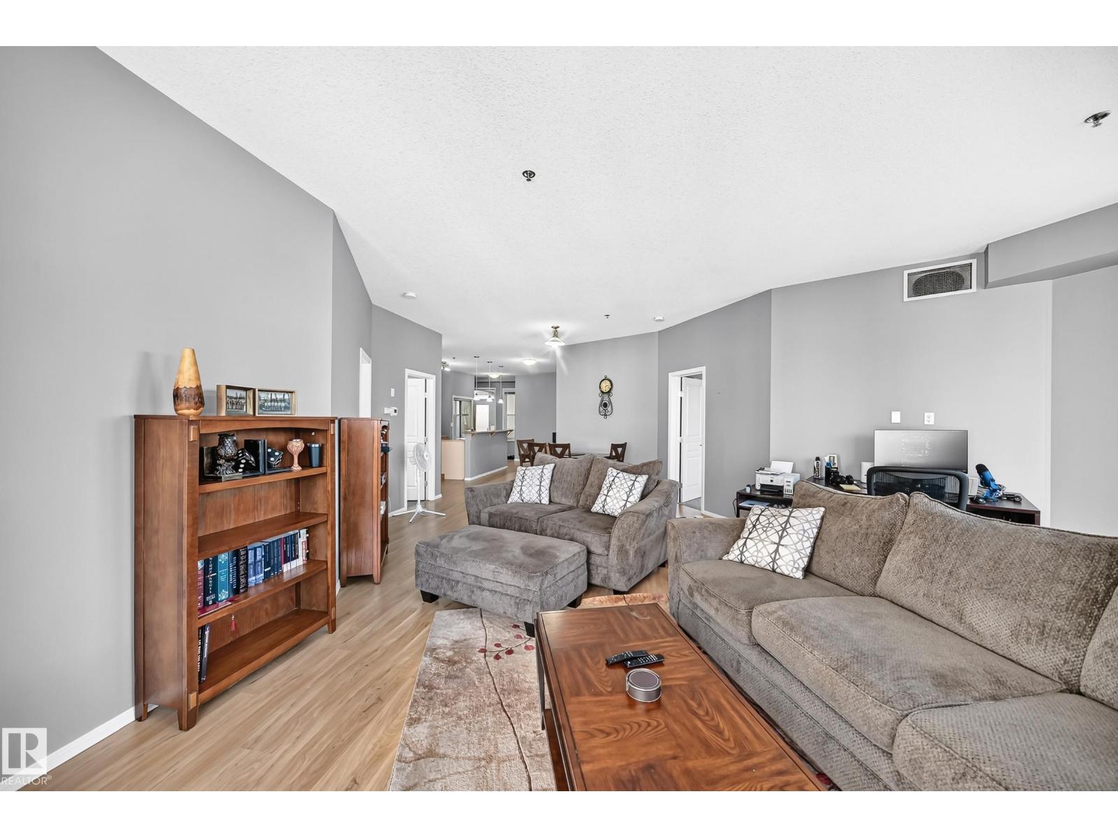#349 4827 104A ST NW - 21