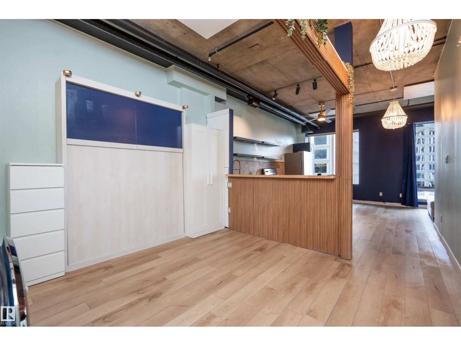 #913 10024 JASPER AV NW - 2