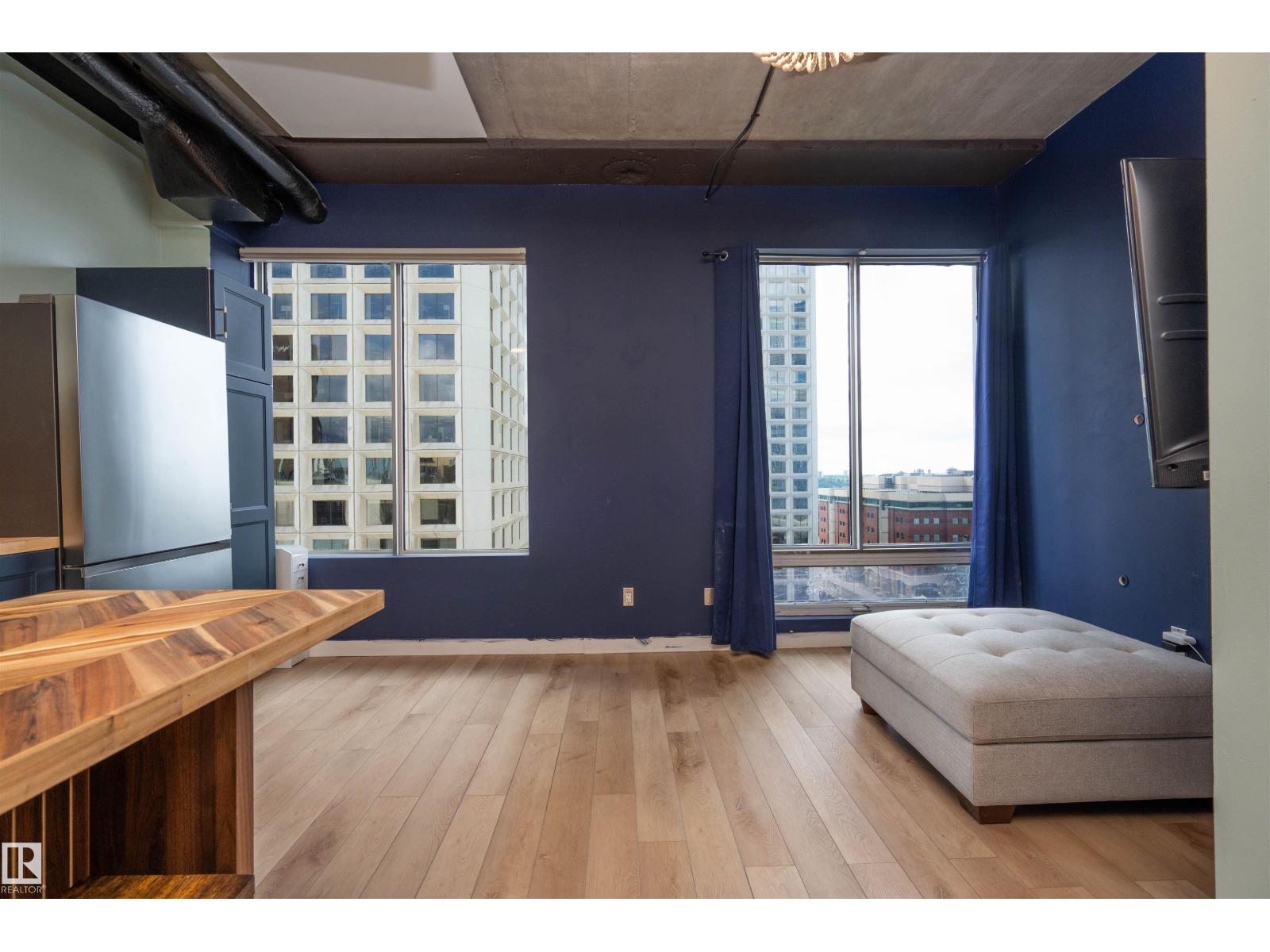 #913 10024 JASPER AV NW - 4