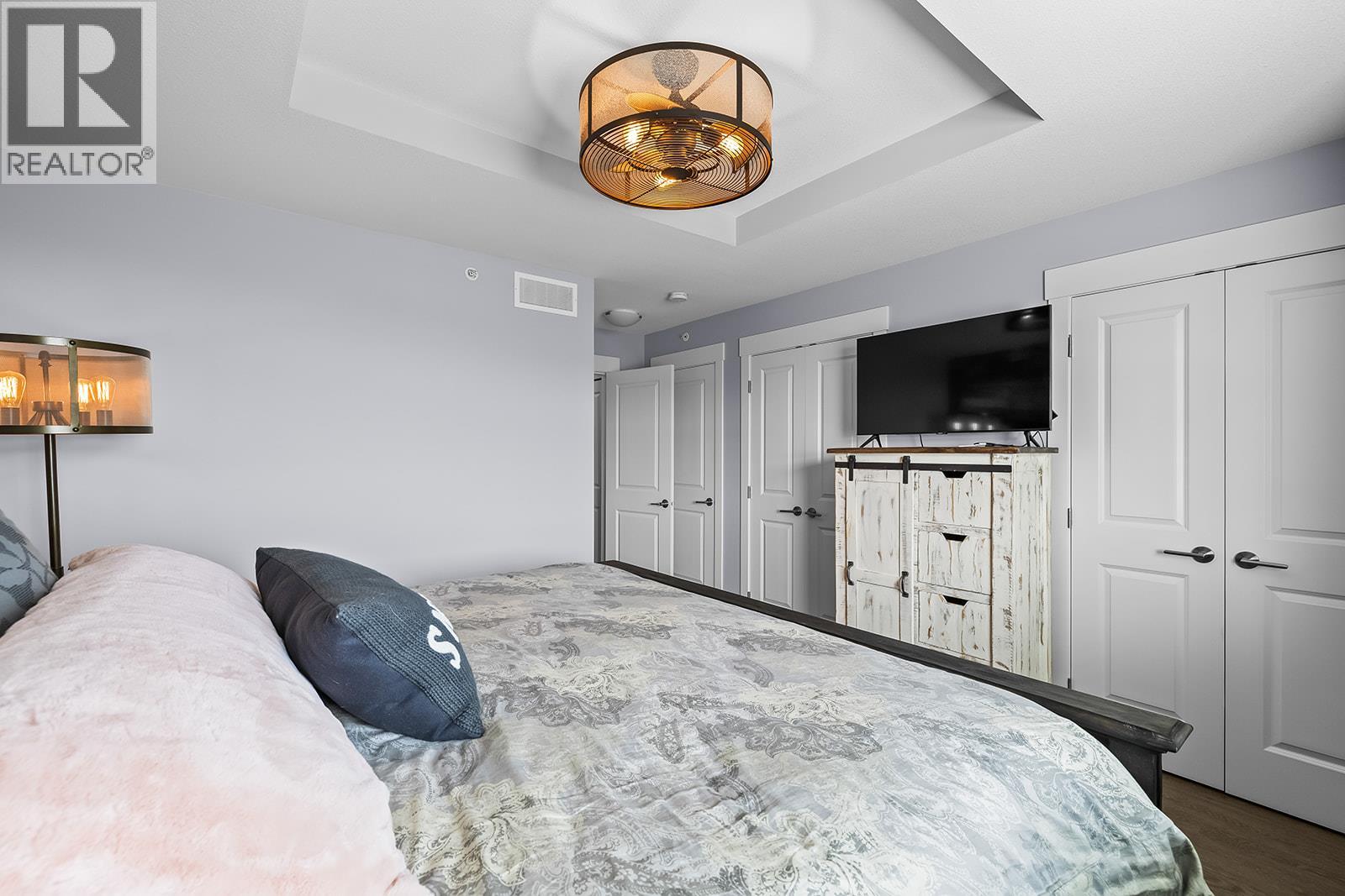 12905 Lake Hill Lane - Image 34