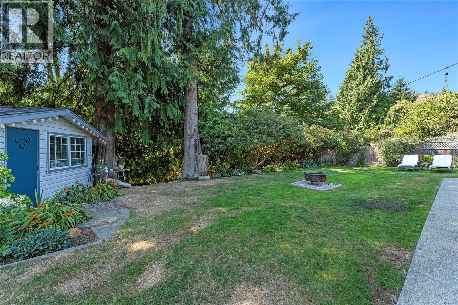 2146 Henlyn Dr - Image 38
