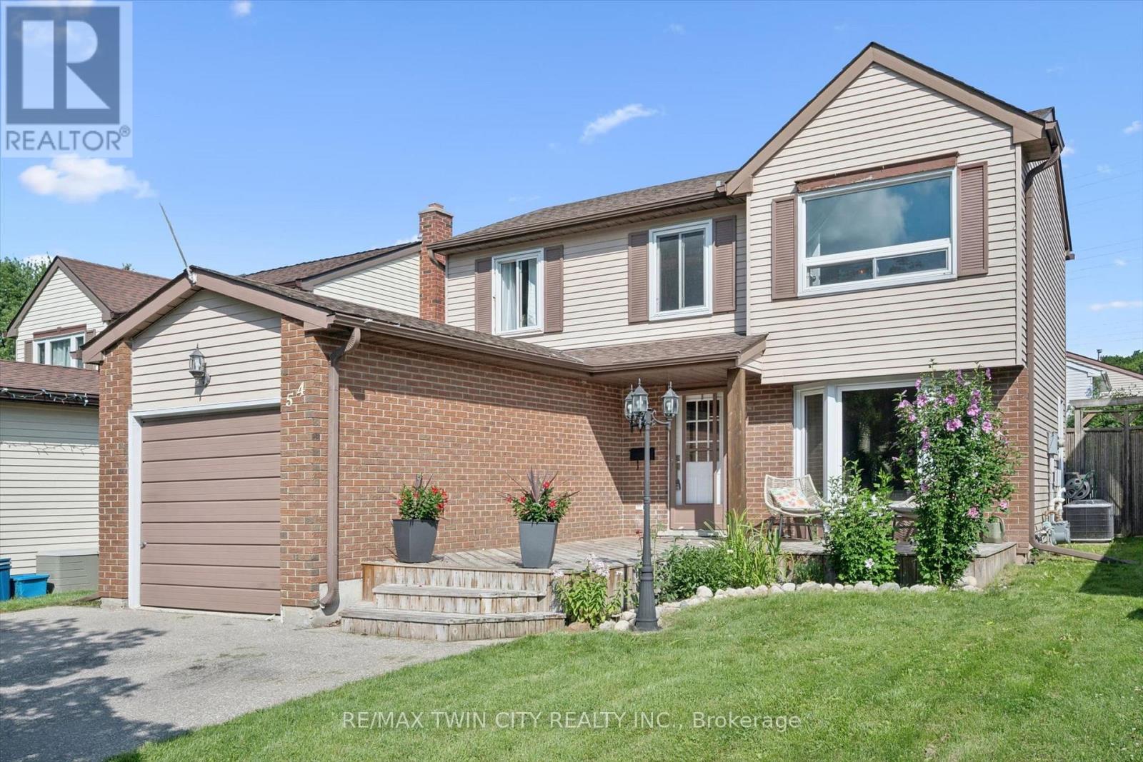 54 ROYAL ORCHARD PLACE — photo 3