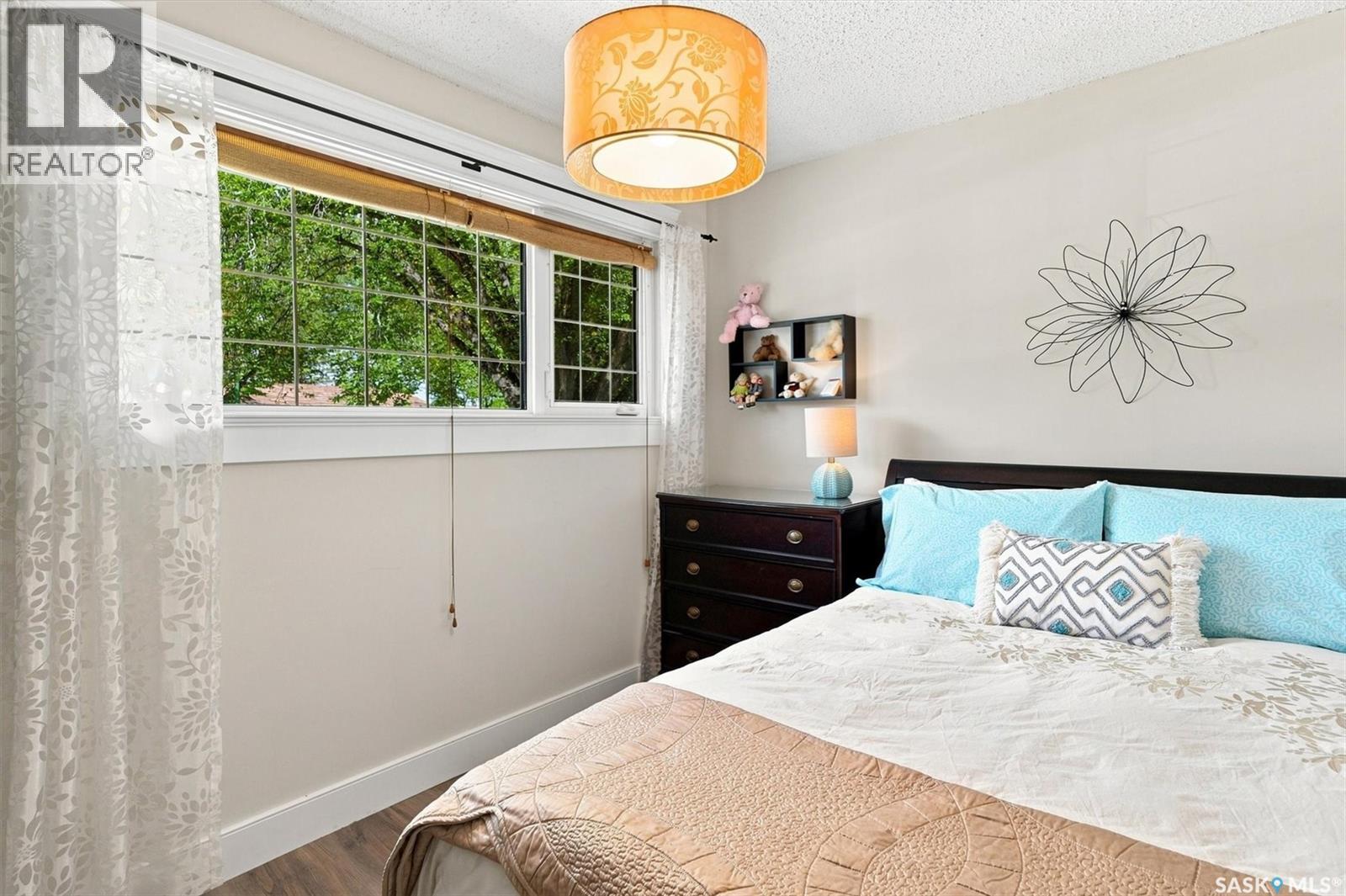 273 Carleton DRIVE - 24