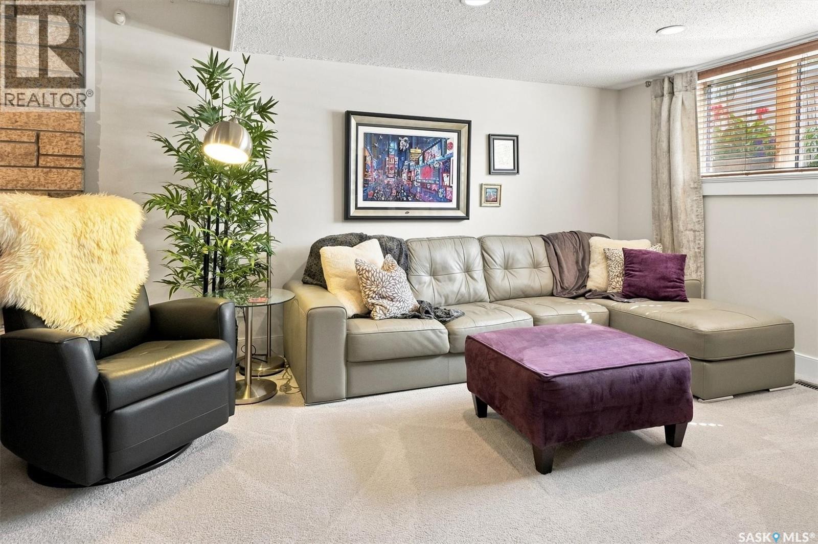 273 Carleton DRIVE - 36