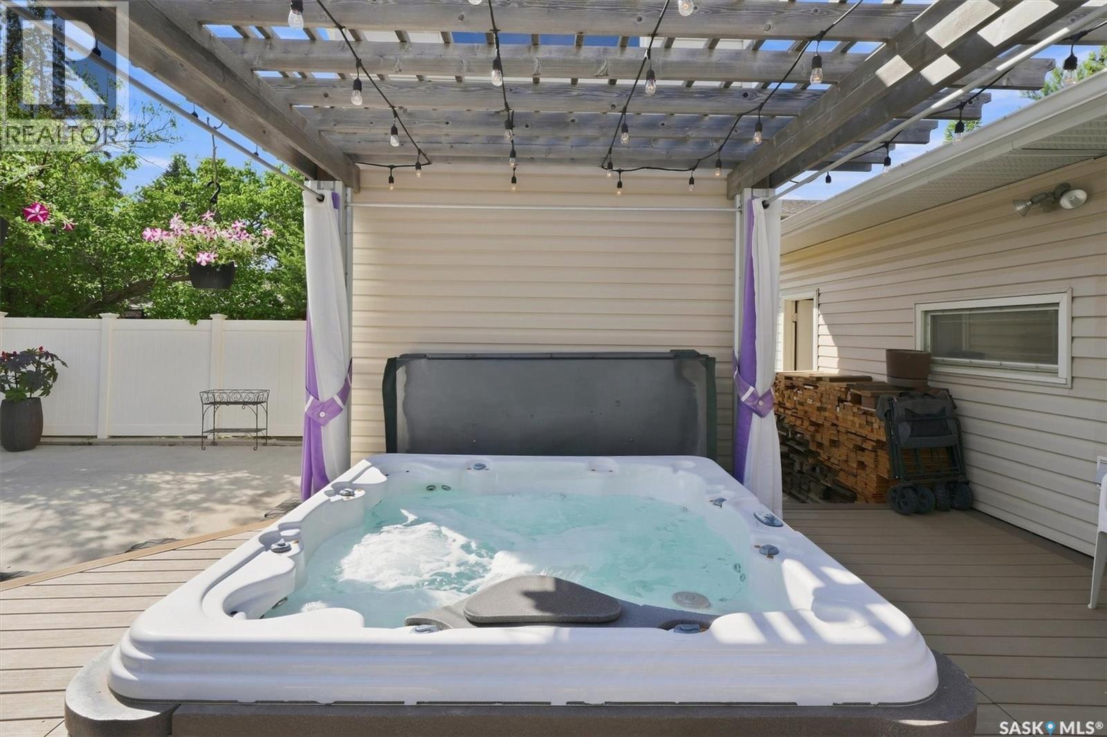 273 Carleton DRIVE - 52