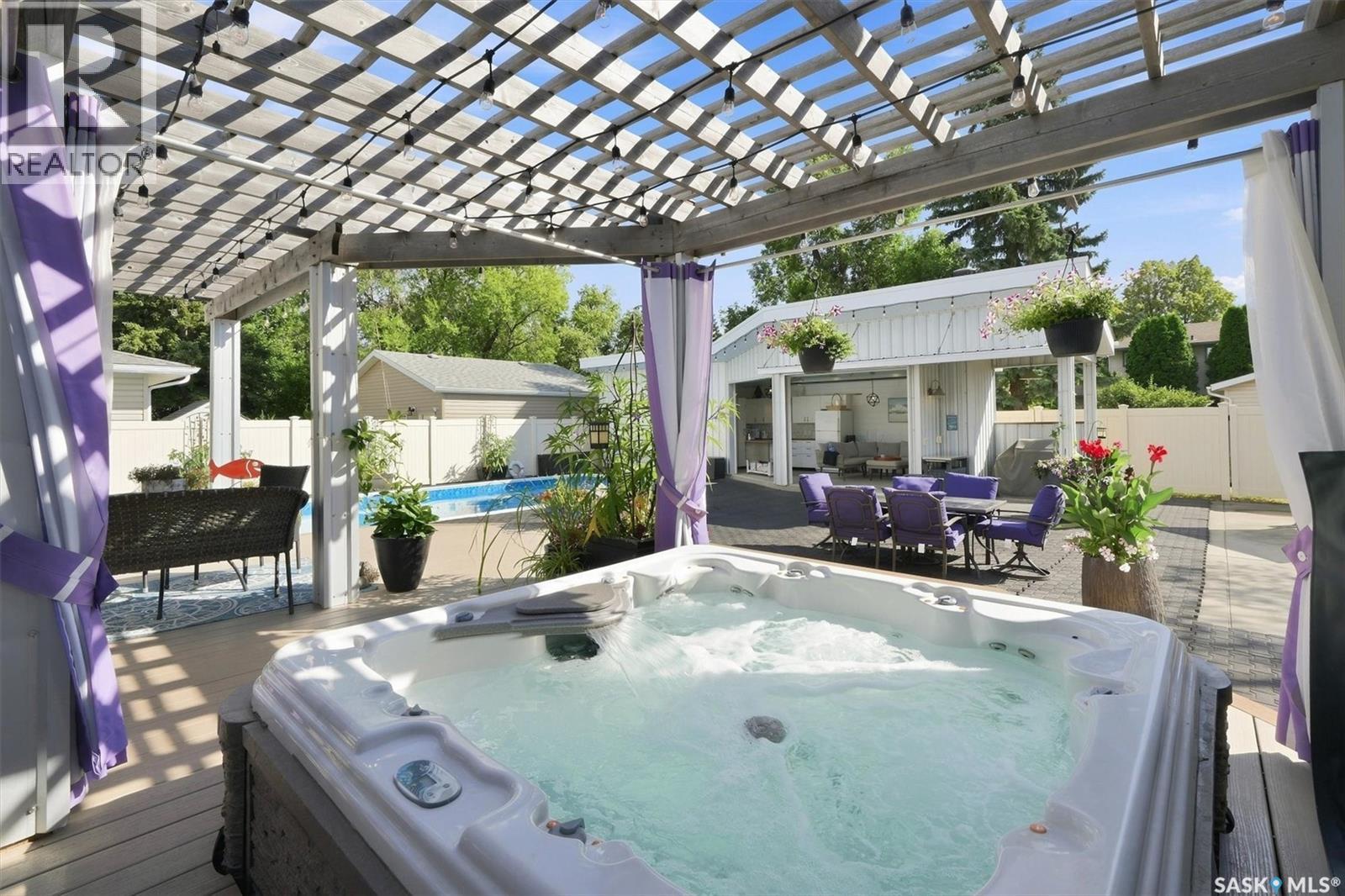 273 Carleton DRIVE - 53