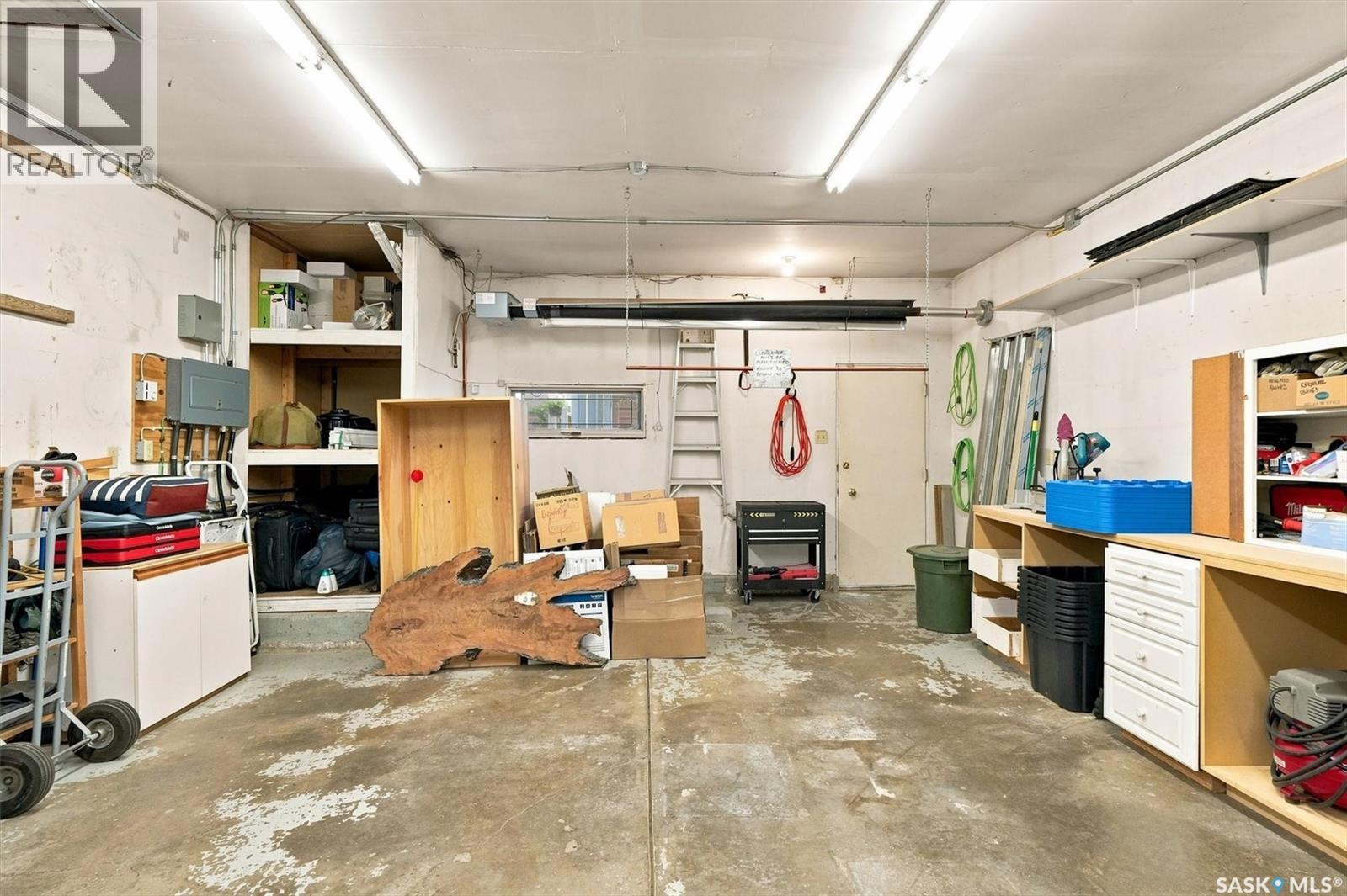 273 Carleton DRIVE - 63