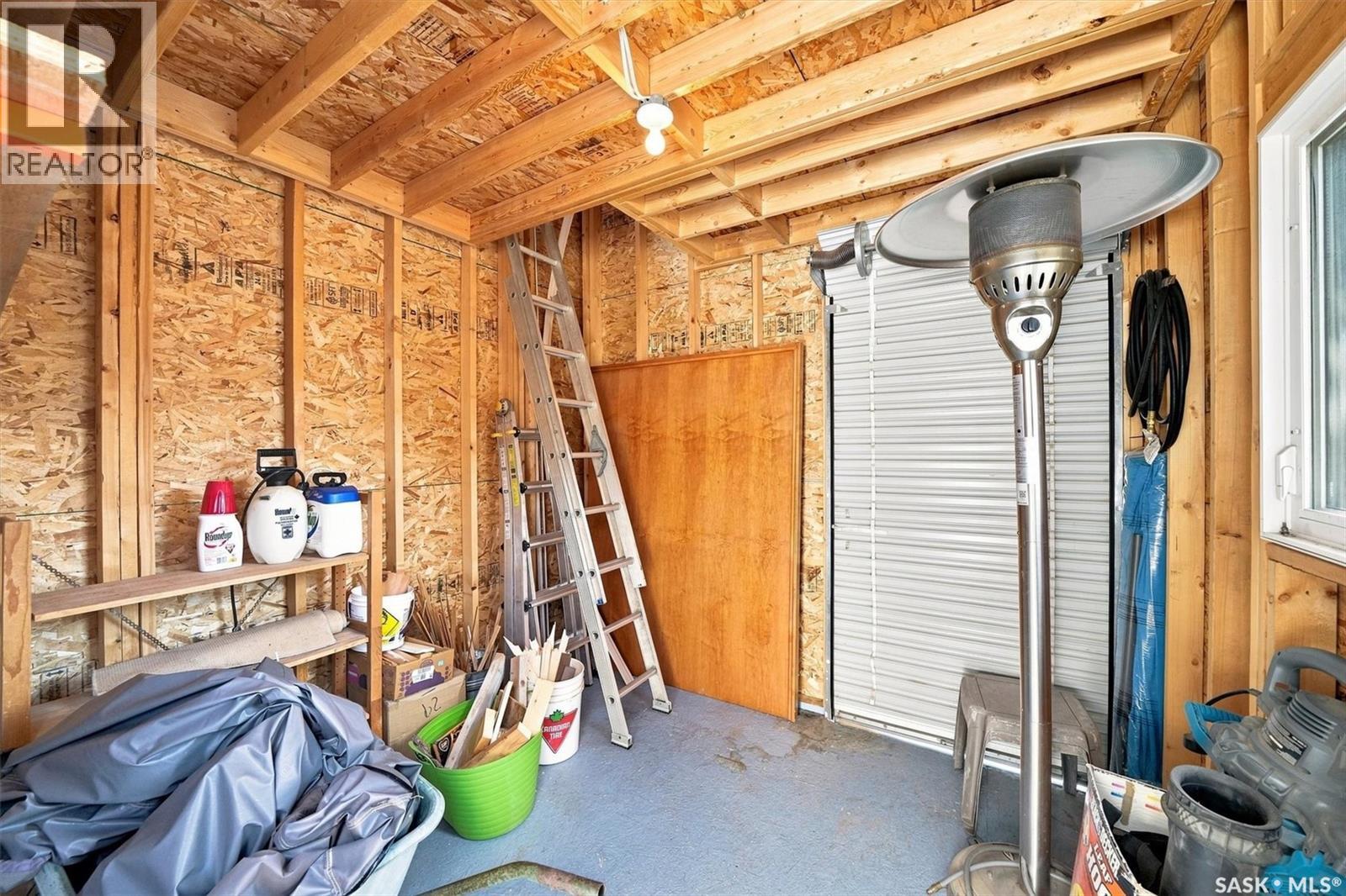 273 Carleton DRIVE - 64