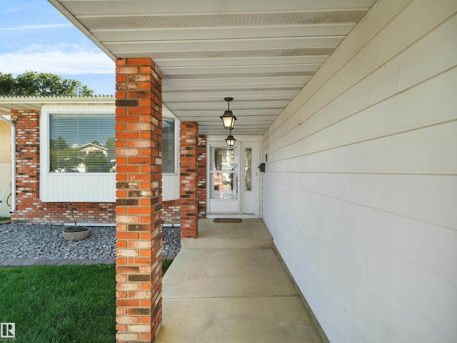 7357 18 AV NW - Image 4