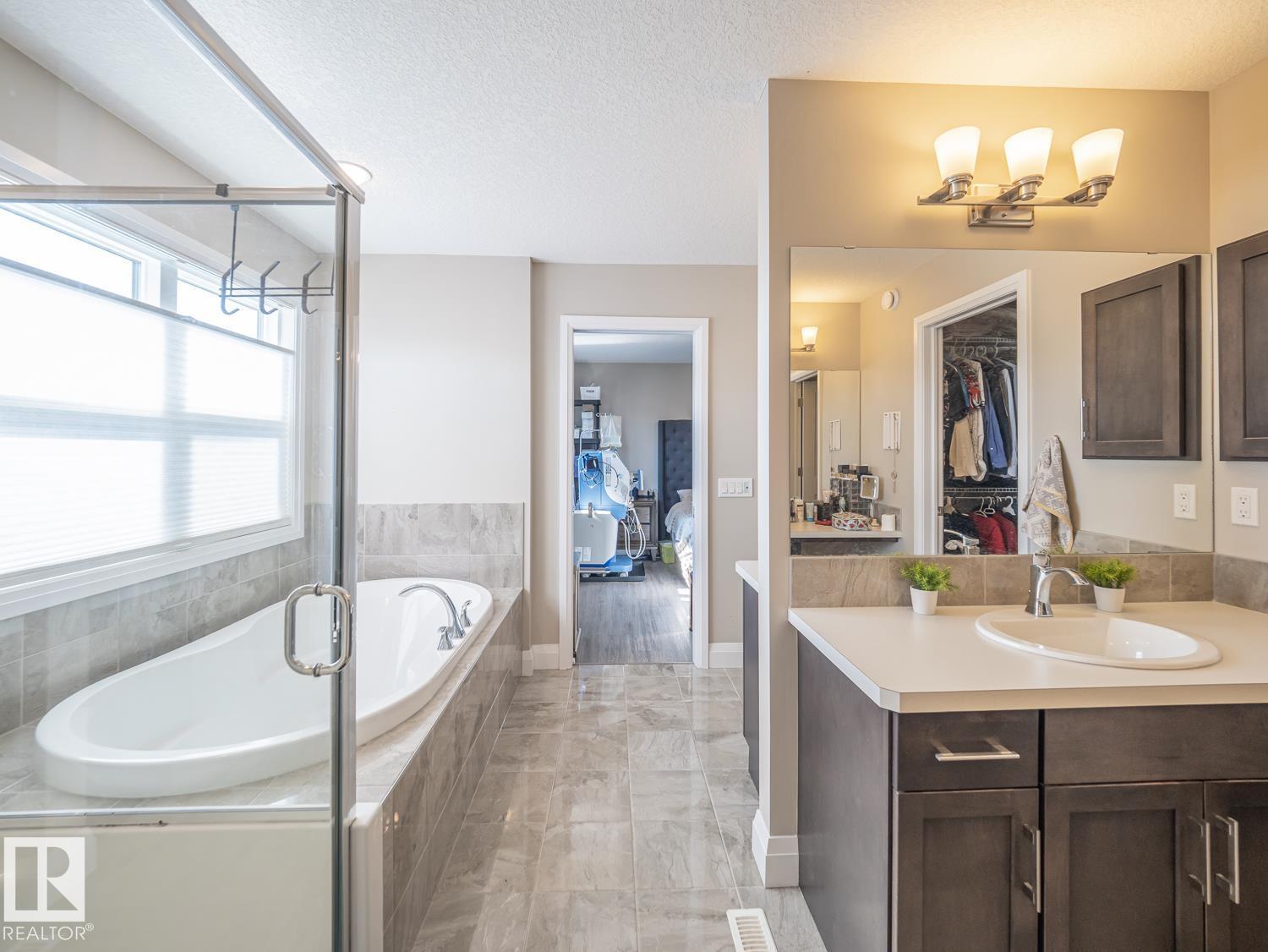 121 SUNWOOD BAY - 22