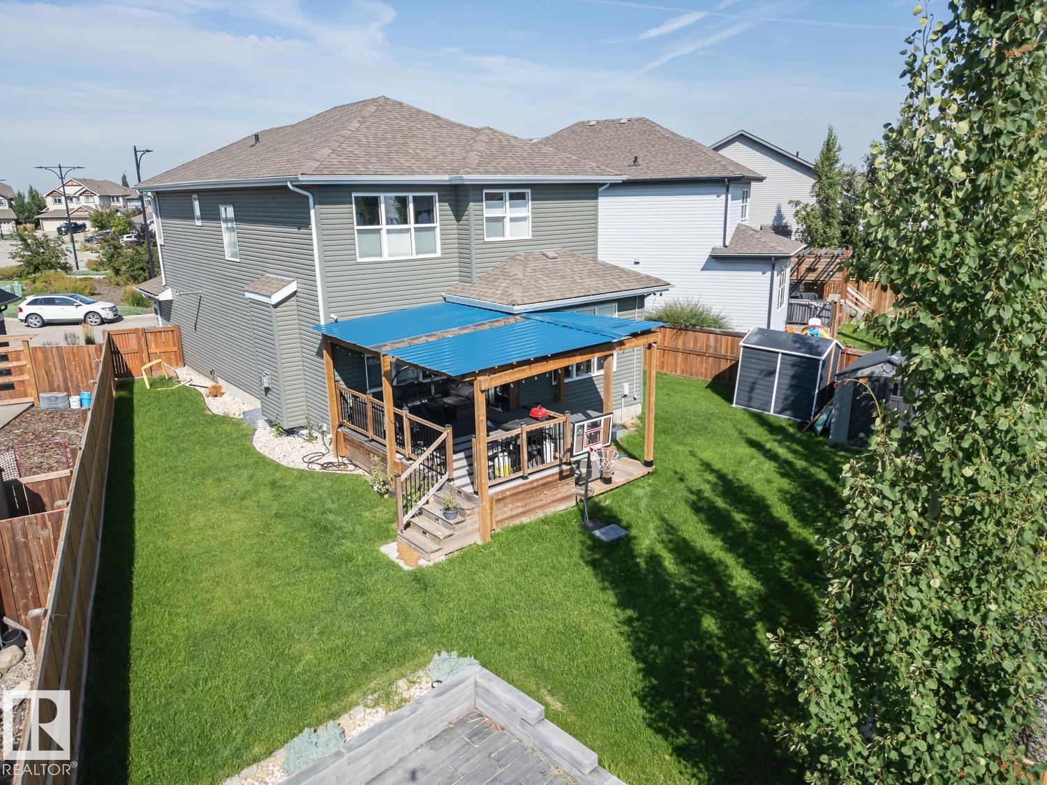 121 SUNWOOD BAY - 35