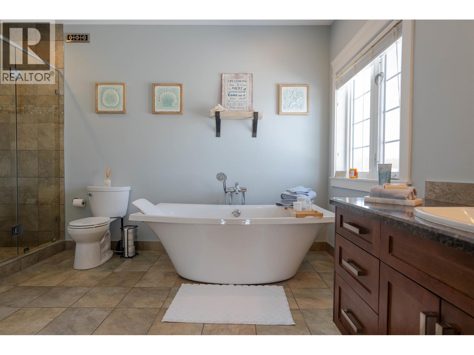 13816 CARDINAL ROAD, Charlie Lake