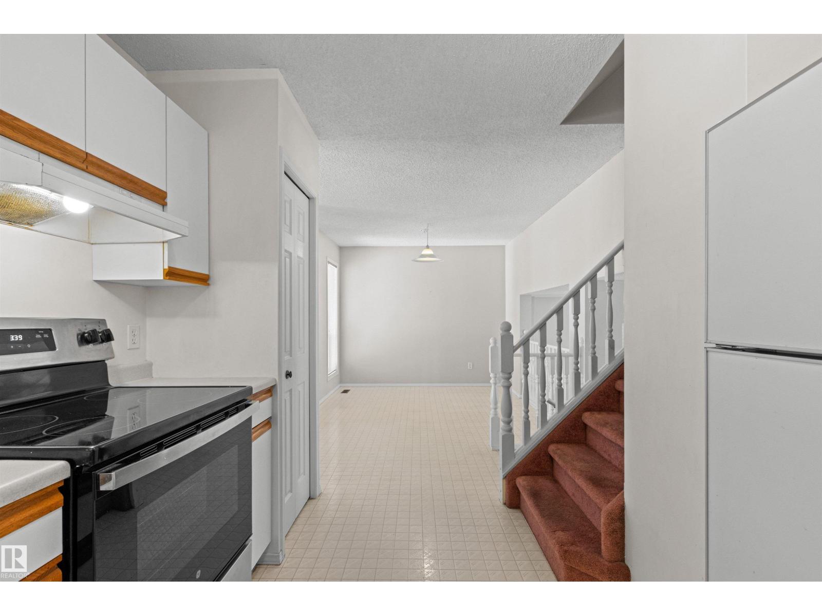 #12 3311 58 ST NW - 17