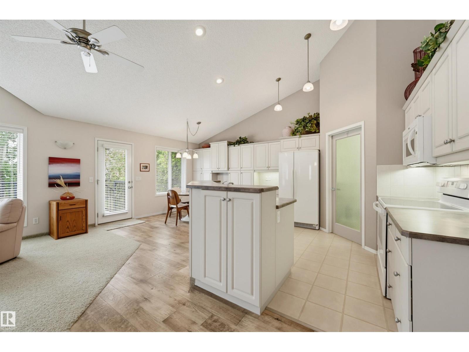 #15 600 REGENCY DR - 11