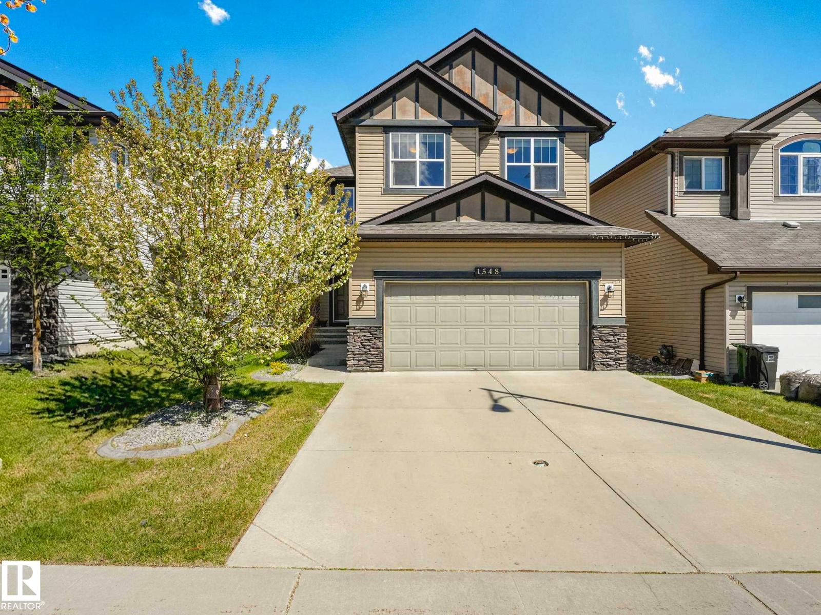 1548 36 AV NW - 2