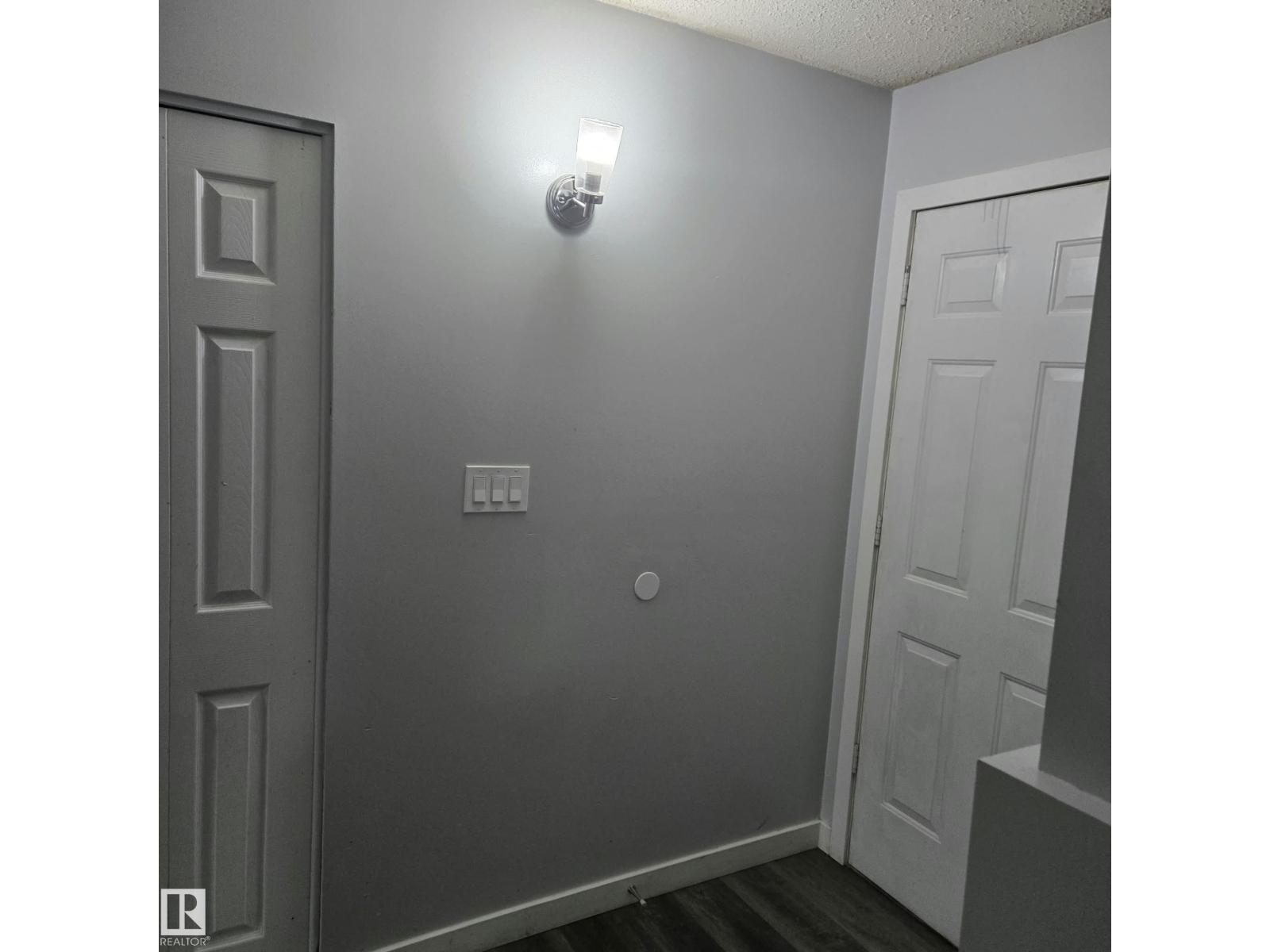 2613 105A St NW photo 2 — MLS® E4501259