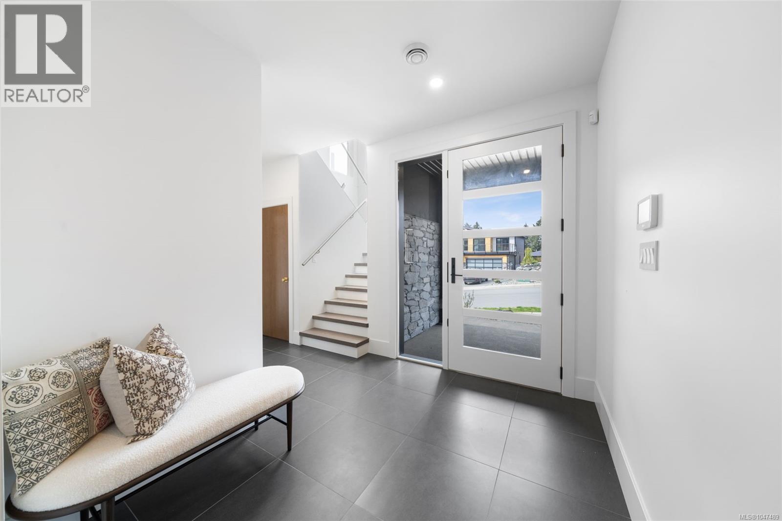 1221 Viewtop Rd - 3