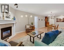 103 494 Marsett Pl, Saanich, BC V8Z7J1 Photo 11