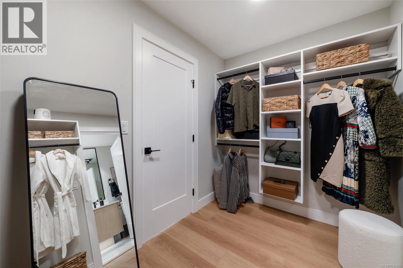 204 1810 Selenite Pl, Langford