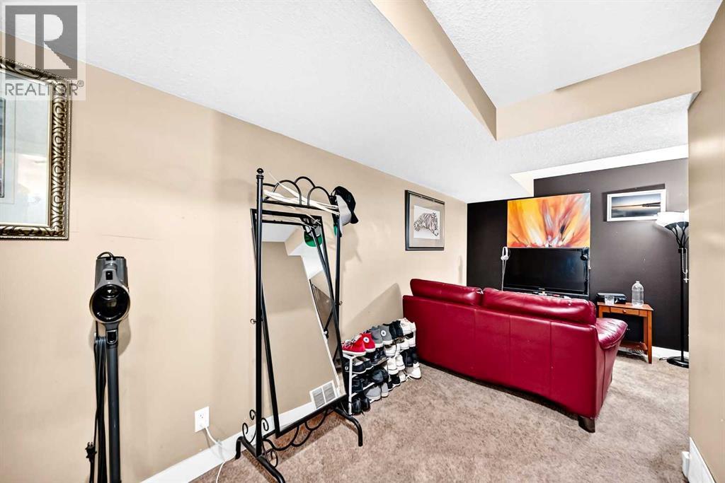 7616 23 Street SE - 17