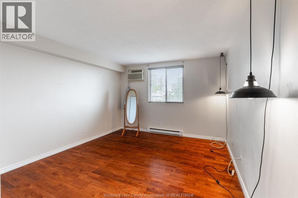 #805 3936 WYANDOTTE STREET - Image 18