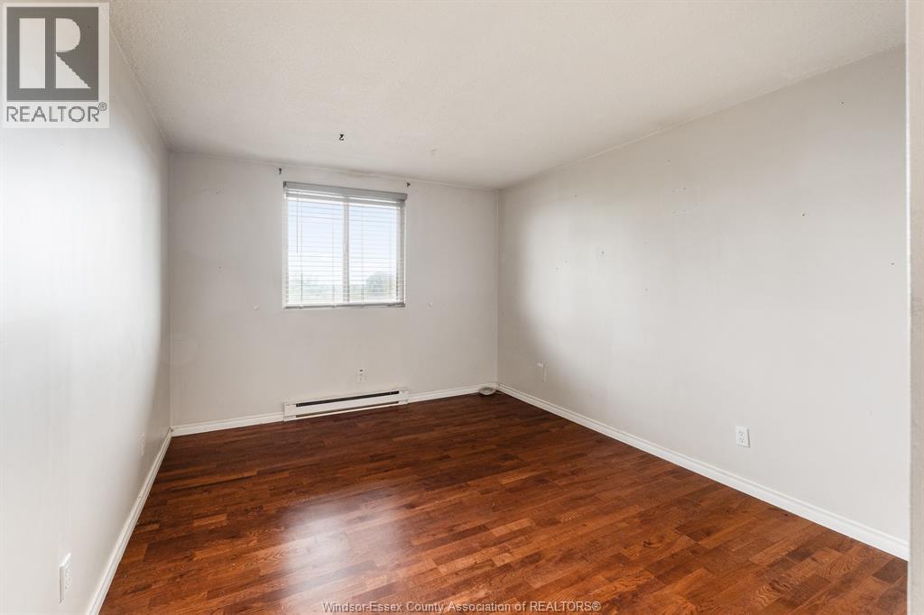 #805 3936 WYANDOTTE STREET - 16