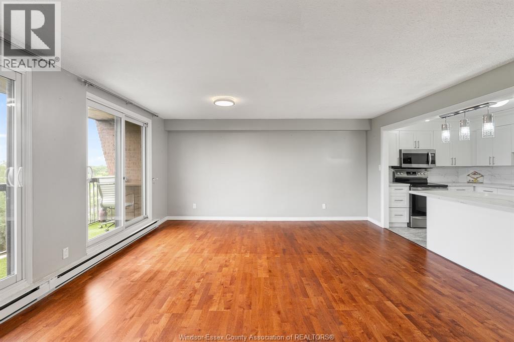 #805 3936 WYANDOTTE STREET - Image 11