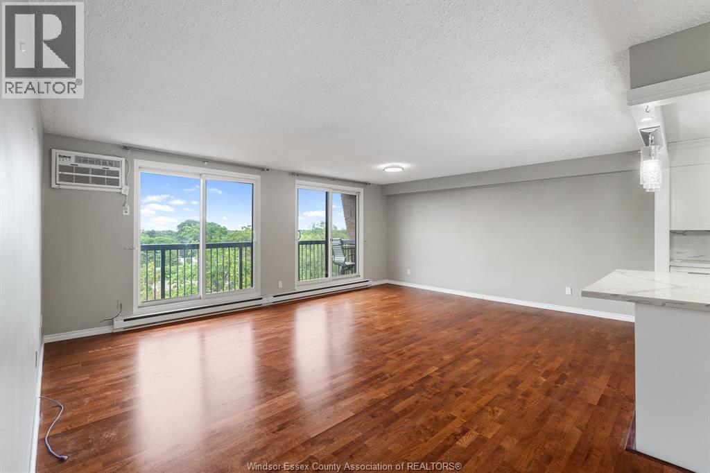 #805 3936 WYANDOTTE STREET - Image 10