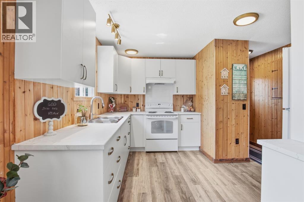 Listing photo – 56 Lakeview Avenue, Gull Lake