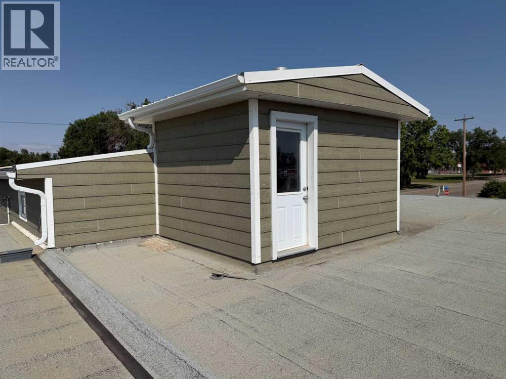 222 6 Street N - 23
