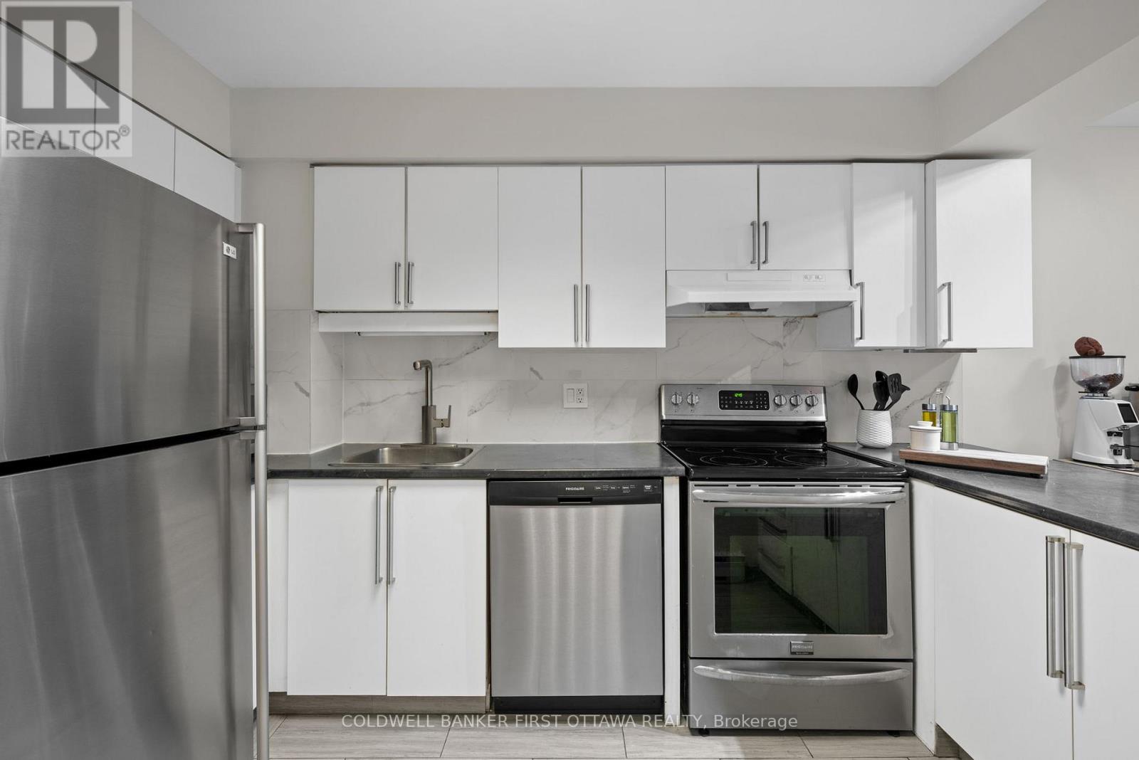 386 BRISTON PRIVATE - 7