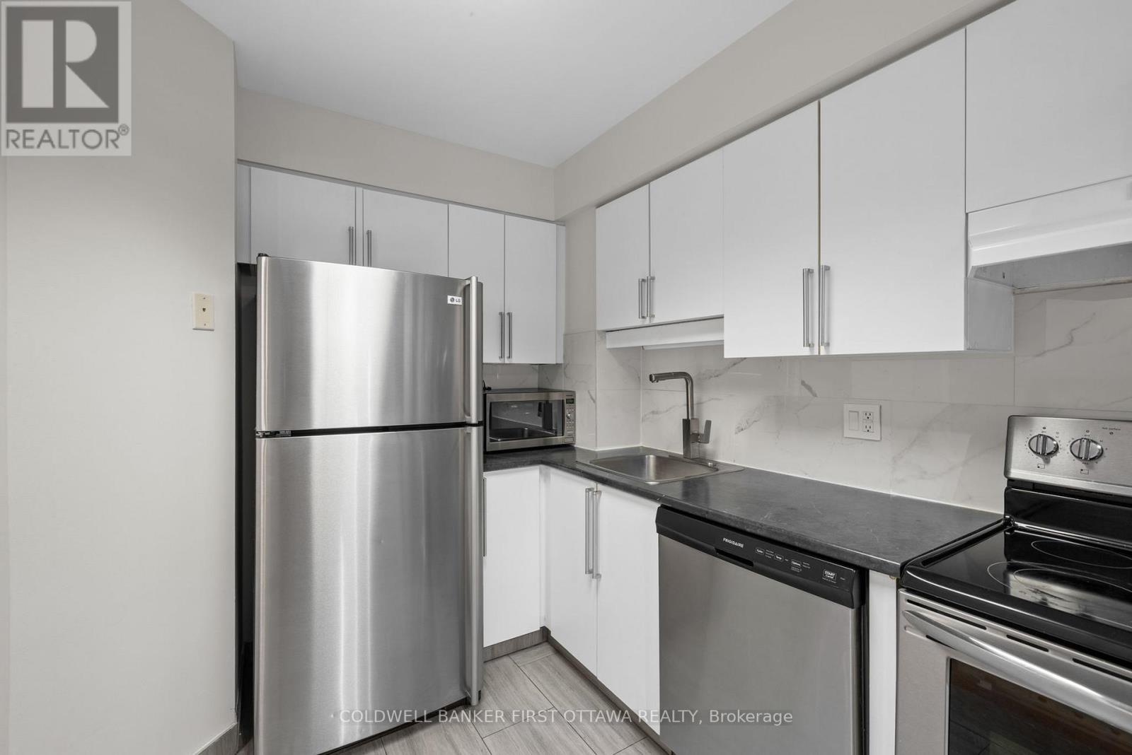 386 BRISTON PRIVATE - 9