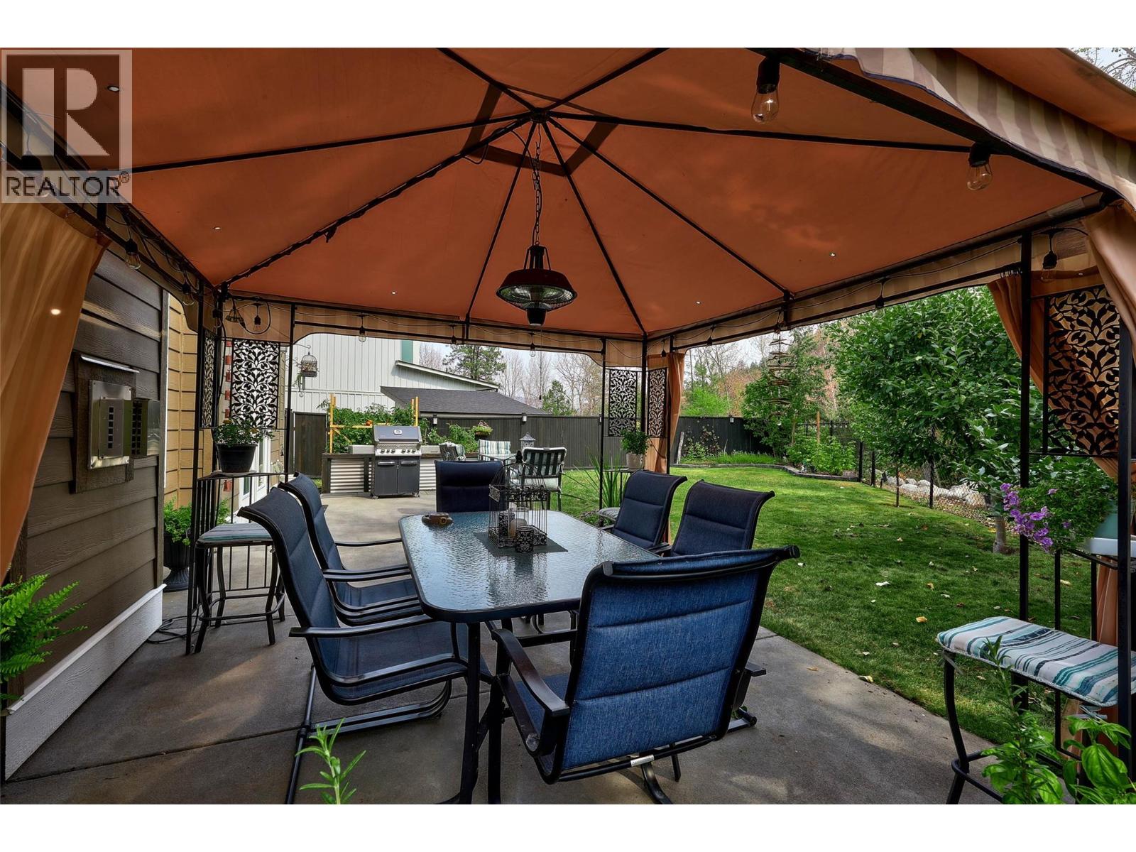 8913 Grizzly Crescent - 14