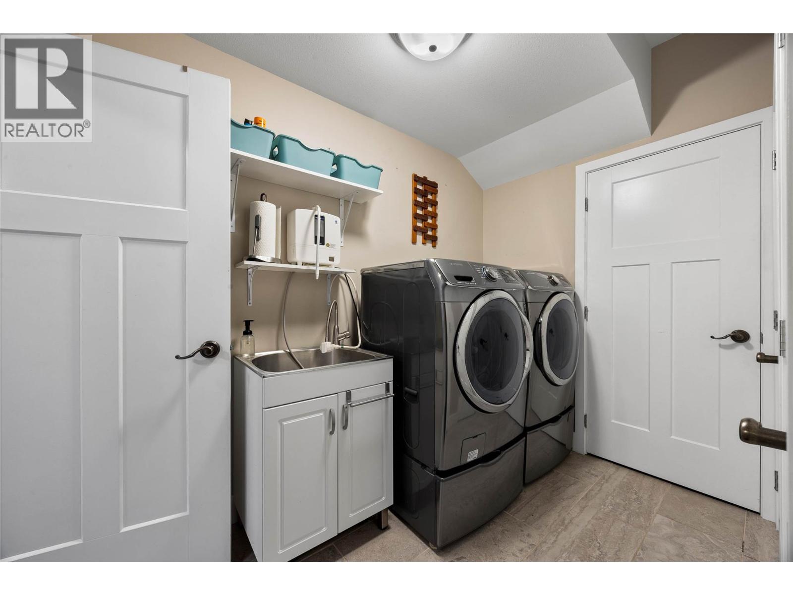 8913 Grizzly Crescent - Image 23
