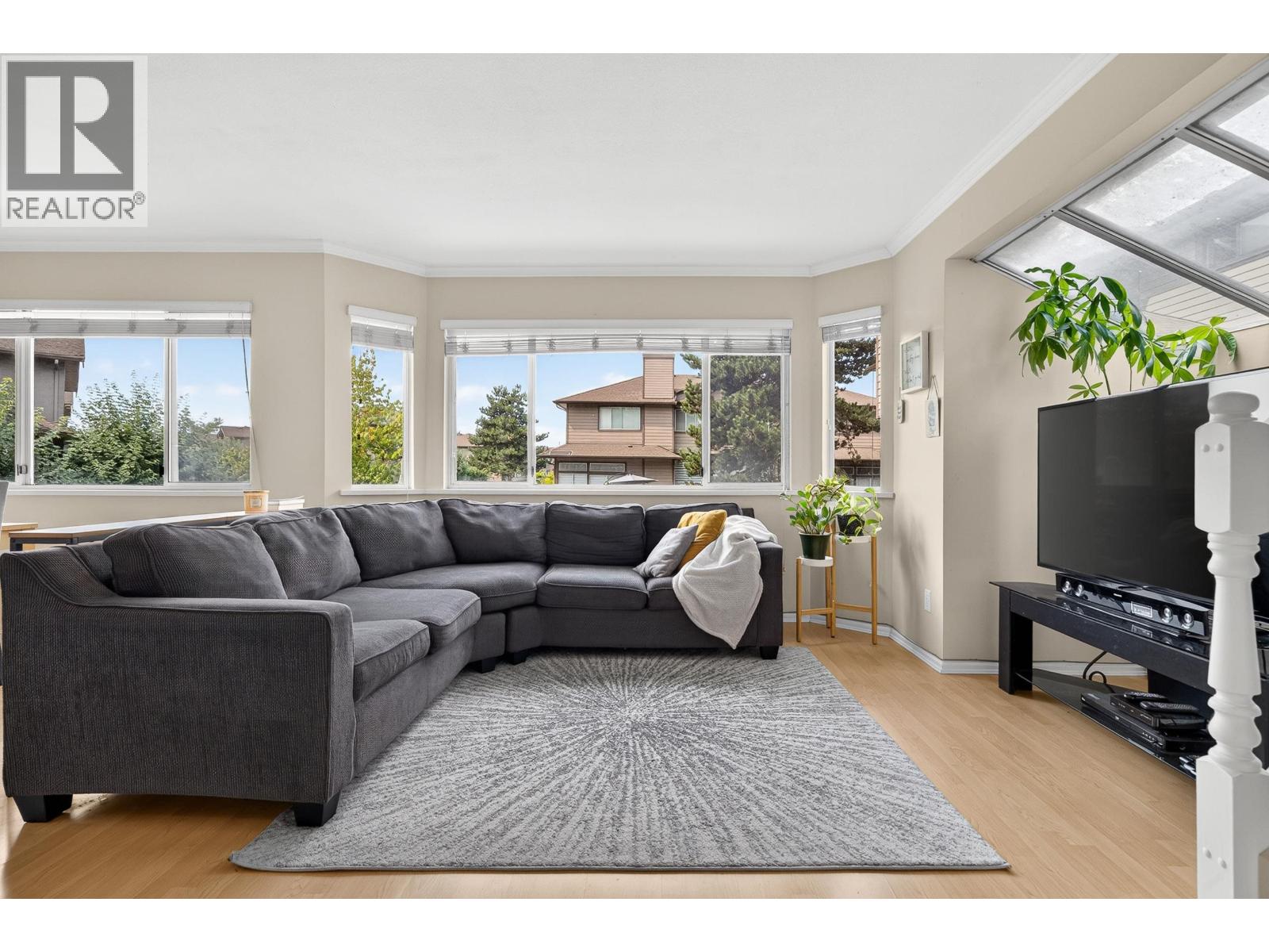 48 5380 SMITH DRIVE, Richmond