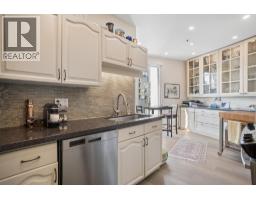 401 2 Renaissance Square, New Westminster, BC V3M6K3 Photo 12