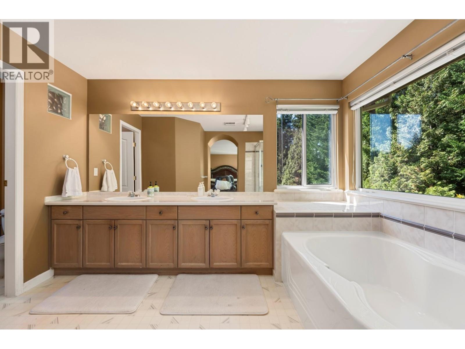94 LINDEN COURT, Port Moody