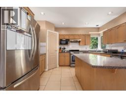 94 Linden Court, Port Moody, BC V3H5C1 Photo 6