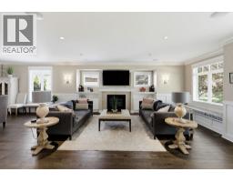 930 Selkirk Crescent, Coquitlam, BC V3J6E5 Photo 11